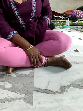 MaaliiiPonuTamil Adlı Modelin Canlı XXX Sohbeti