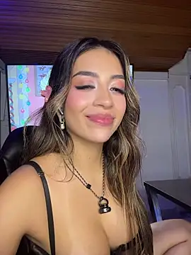 Atenea_cute21 Adlı Modelin Canlı XXX Sohbeti
