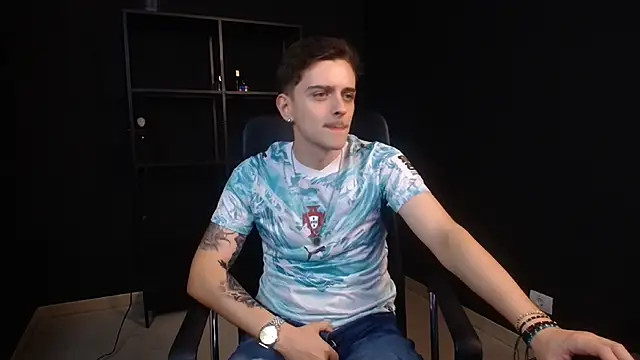 FelixStarkk Chat XXX live