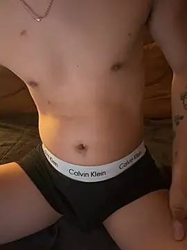 YourBadboy718 Adlı Modelin Canlı XXX Sohbeti