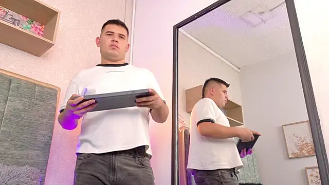 Show de AdrianLust na webcam