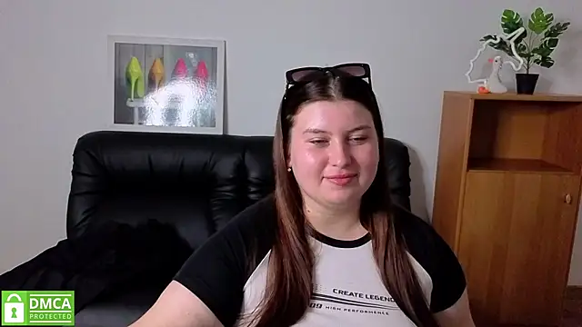Katina_deeplou4 Adlı Modelin Canlı XXX Sohbeti