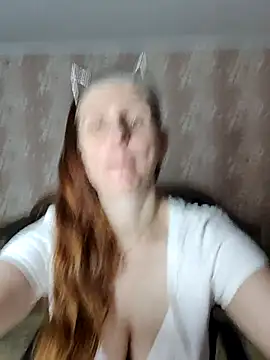 XXX chat uživo modela CandiCole