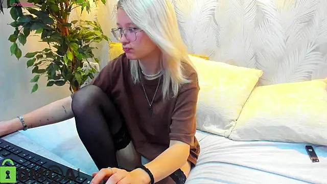 Nika-Smith's Live XXX Chat