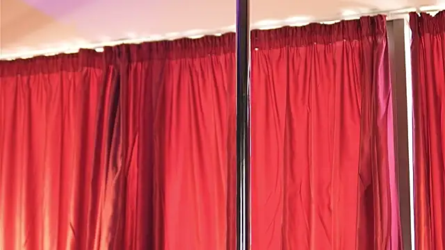 LuxenNoir's Live XXX Chat