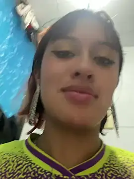 Leyla_collinss_ Chat XXX in diretta