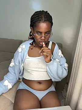 צ'אט XXX בשידור חי של softglamqueen