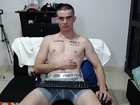 Zac_Efront Live XXX-Chat