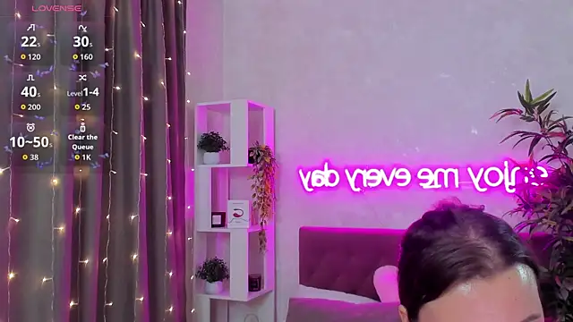 Živý XXX chat FeralPeach