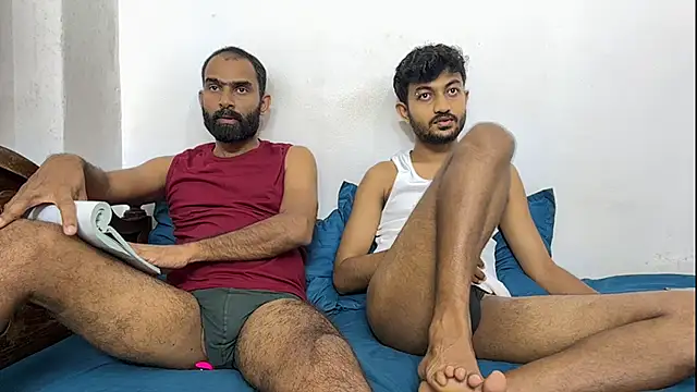 Chat XXX en directo de DesiDaddyandSon