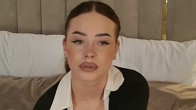 AnneSand's Live XXX Chat