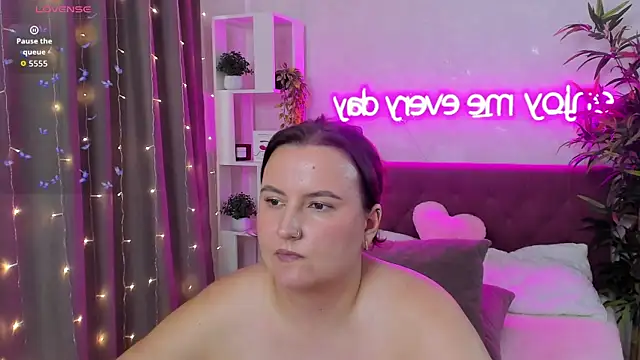צ'אט XXX בשידור חי של FeralPeach