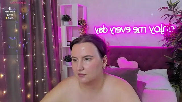 FeralPeach's Live XXX Chat