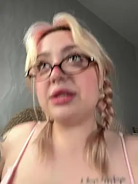 KellyMoors' Live XXX Chat