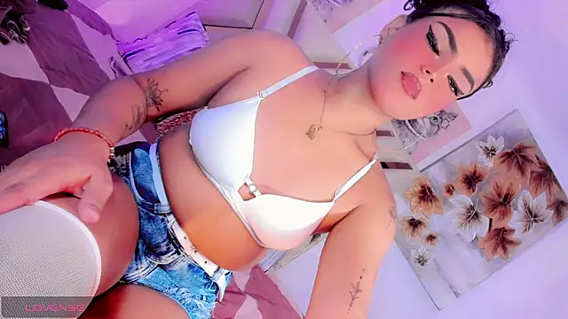 Czat XXX na żywo – red_jessyx