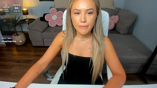 BarbieDoll13's Live XXX Chat