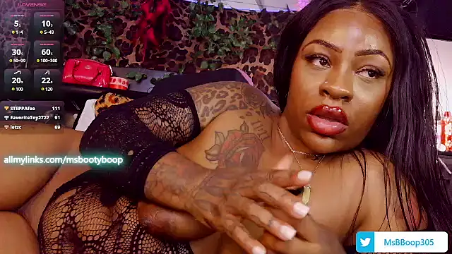 MsBootyBoop's Live XXX Chat
