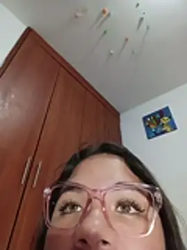 Van3orgasm4me Adlı Modelin Canlı XXX Sohbeti