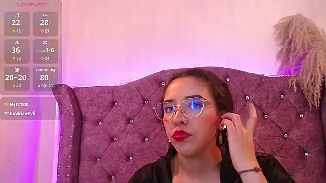 Amara_Davis1: онлайн-секс-чат