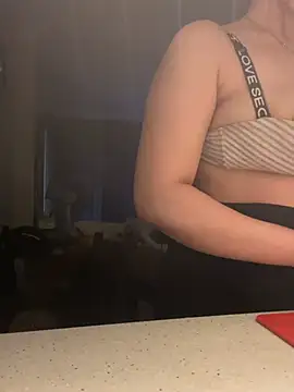 Maya_mimi 现场XXX聊天