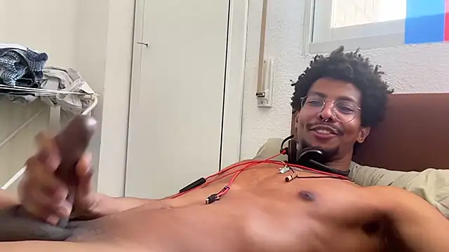 HoleBreeder XXX чат на живо