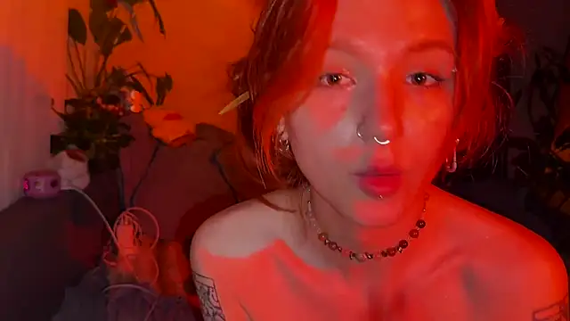 Stray-kitten3 Adlı Modelin Canlı XXX Sohbeti