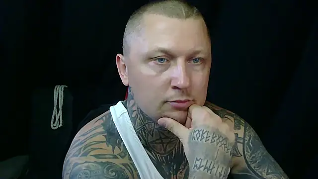 Chatroom XXX en direct de devilWithTats