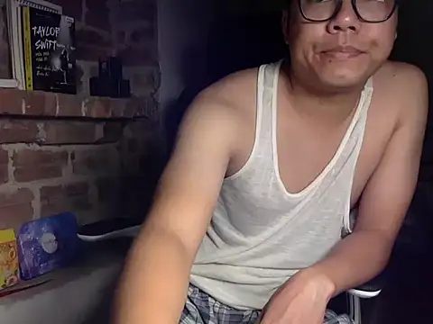 Онлайн чат XXX boyasiannnn