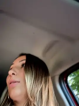 Wonder_Kari élő XXX-chatje