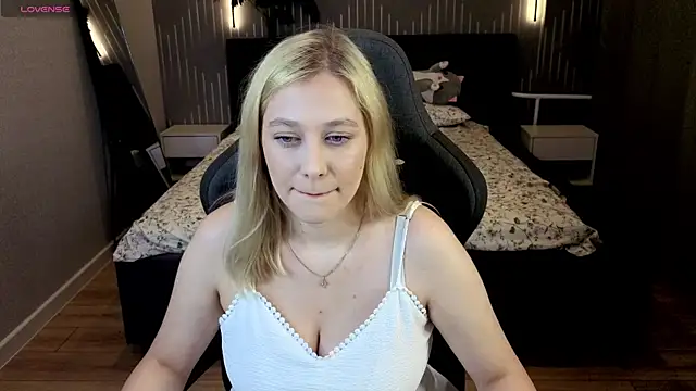 AmeliaxCandy Chat XXX in diretta