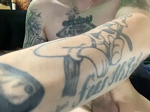 Chat XXX en directo de JuicyJoshy