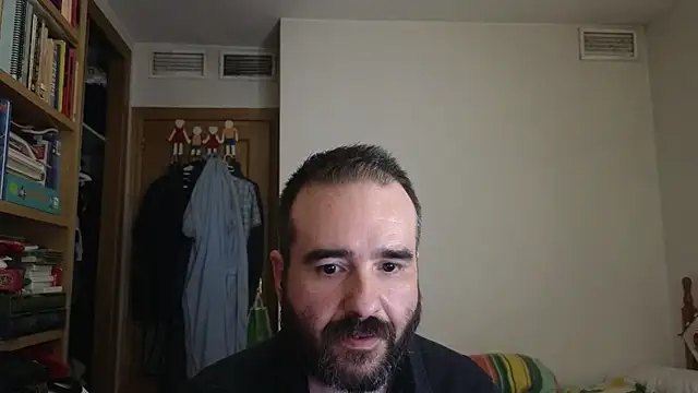 curiosillo83 élő XXX-chatje