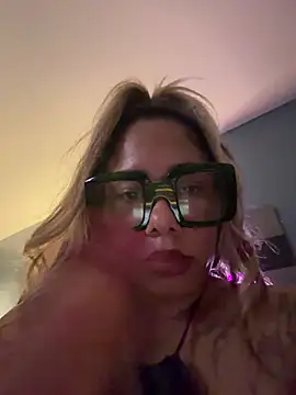 FamousBarbieDoll: απευθείας συνομιλία ΧΧΧ