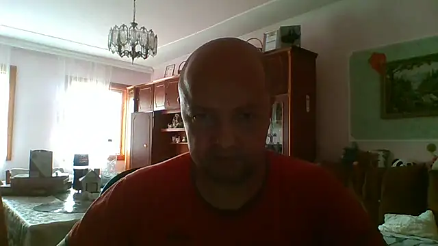 Chat +18 de Luceriusbigass ao vivo