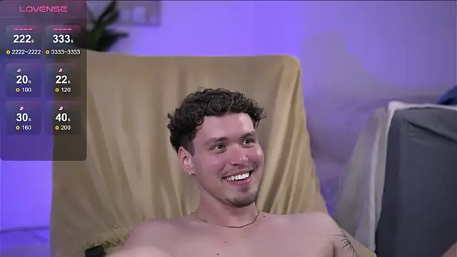 Онлайн чат XXX CurlyStarX