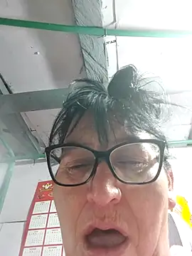 Chat +18 de clarita_01 ao vivo