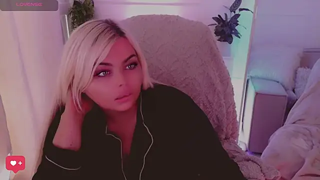 Siren-xiv Adlı Modelin Canlı XXX Sohbeti