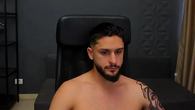 TroyWadee Live XXX Chat