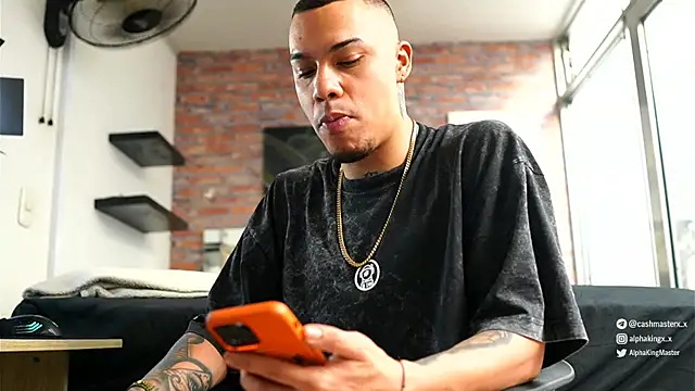 AlphaMasterXxx 라이브 XXX 채팅