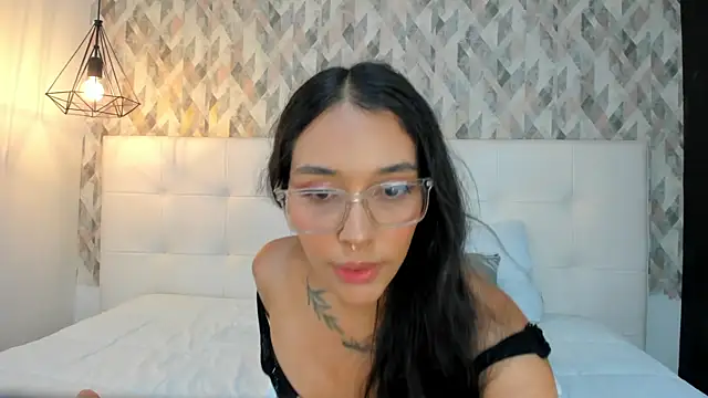 Roseaurora live XXX chat