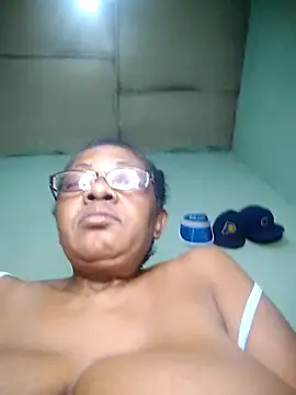 zeebighips live XXX chat