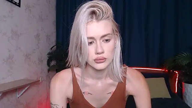 BlondyLedy Adlı Modelin Canlı XXX Sohbeti