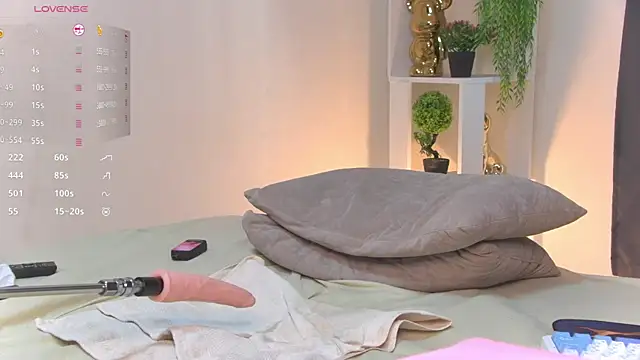 AlmaRobinson's Live XXX Chat
