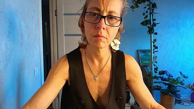 LioraWeiss Adlı Modelin Canlı XXX Sohbeti