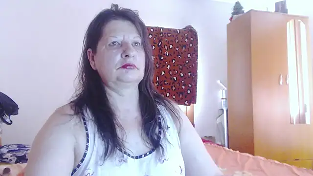 ExtasyMature's Live XXX Chat