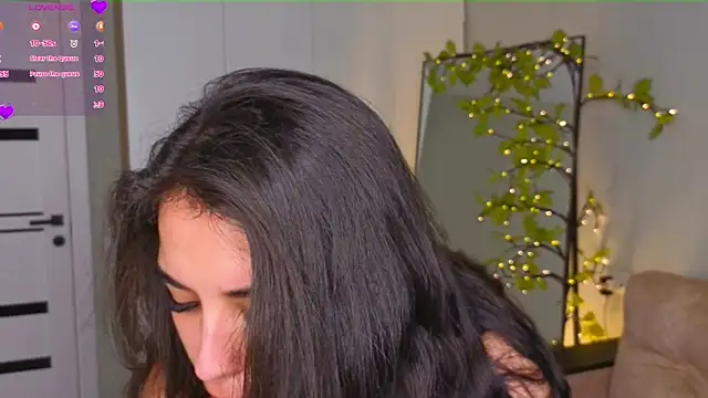 MollyGilberg Chat XXX in diretta