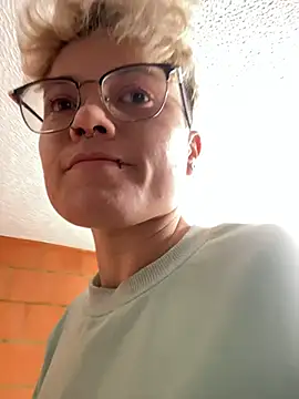 Megan-c's Live XXX Chat