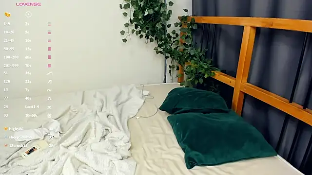 LunarLori's Live XXX Chat