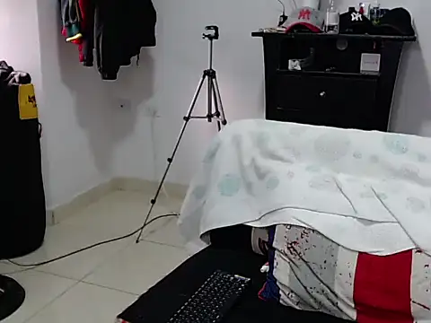 Zac_Efront Adlı Modelin Canlı XXX Sohbeti