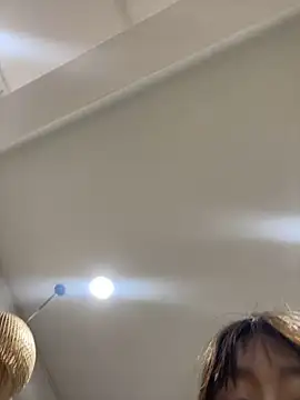 Emmie_hi's Live XXX Chat
